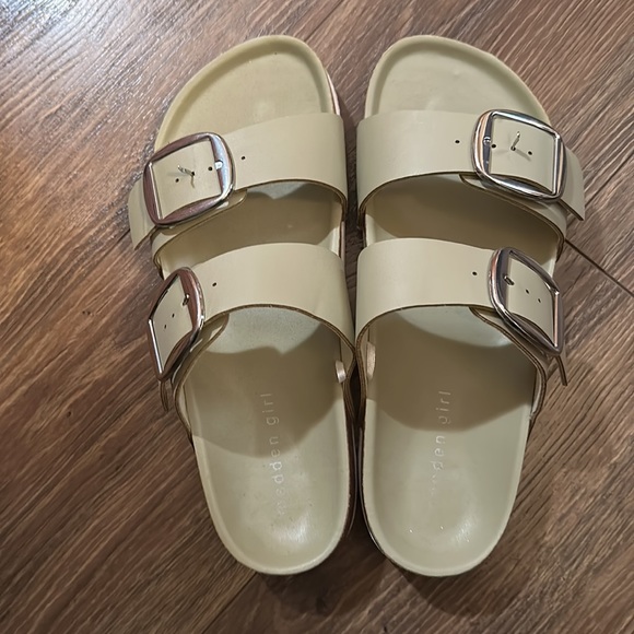Madden Girl Sandals. Like New. - Picture 3 of 3